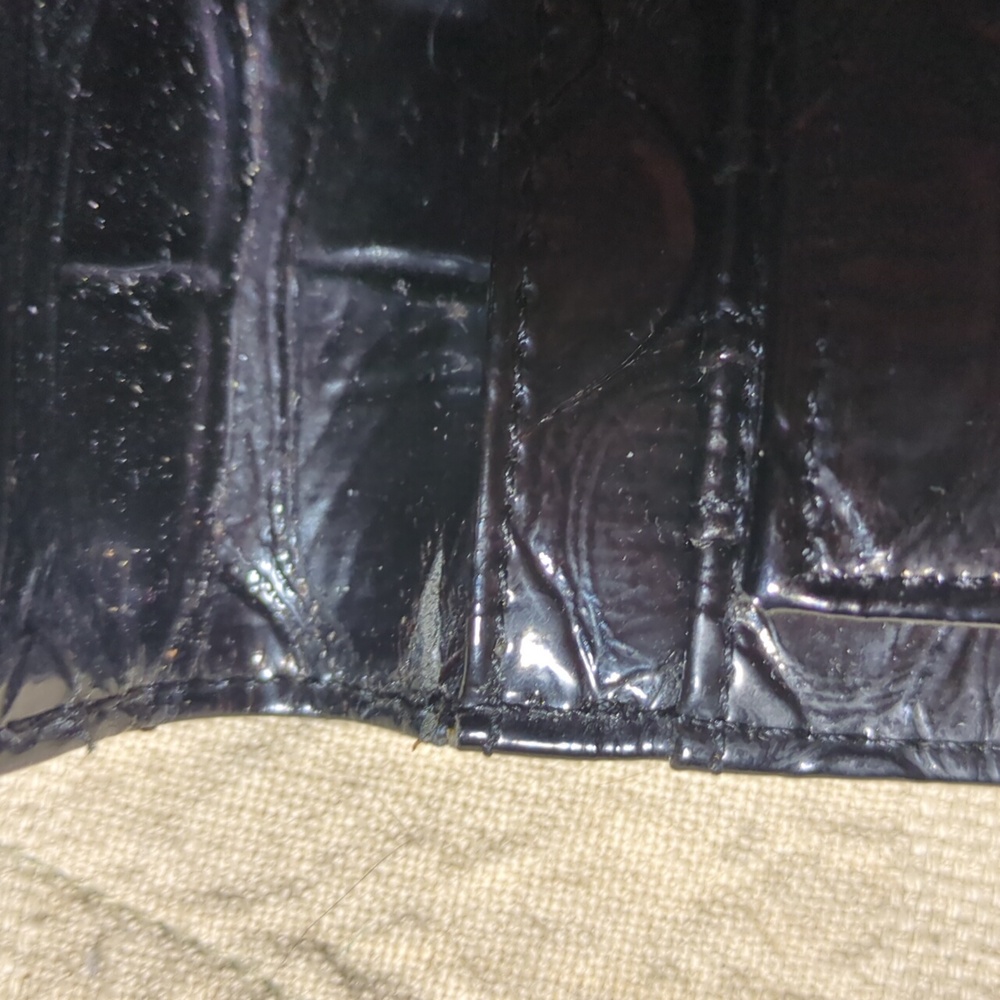 Guess Black Wallet with Silver Clasp And Guess Key Tags Now Only $25 - Picture 9 of 14